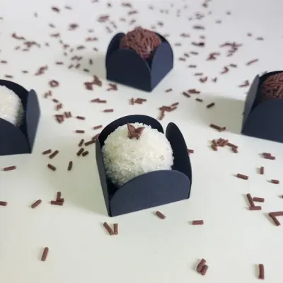 Forminha de Doce Cor Preta 50 Unidades - artesanato de Amulleto Ateliê