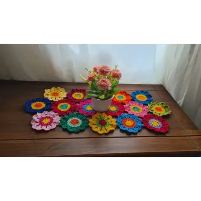 Trilho de Mesa em Crochê Flores Japonesa (64 cm x 30 Cm) - artesanato de Mari Crochê feito com carinho!