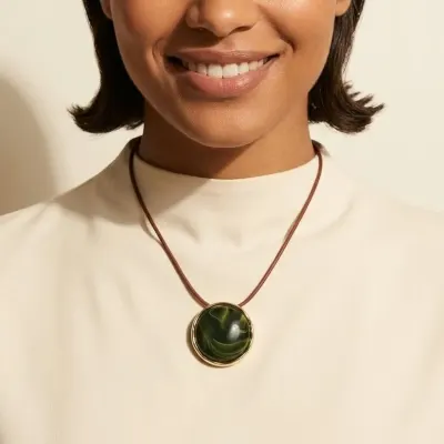 colar em resina - artesanato de Abbracio Bijoux