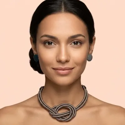 Colar metalizado - artesanato de Abbracio Bijoux