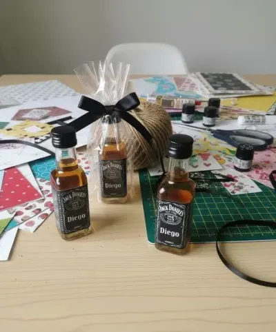 Garrafinha Whisky - Personalizada - artesanato de Mi Papelaria Criativa