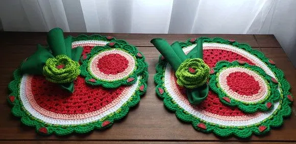Kit Sousplat Melancia 6 Peças - artesanato de Mari Crochê feito com carinho!