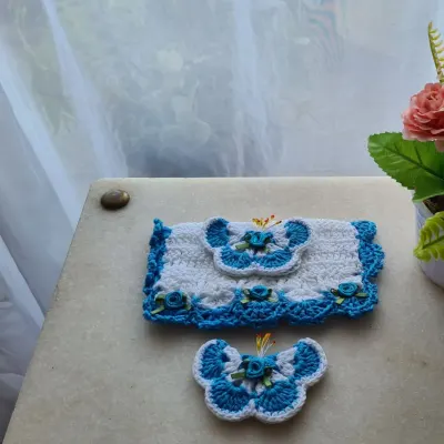 Puxador Fogão e Imã Geladeira Mini Borboleta Safira - artesanato de Mari Crochê feito com carinho!