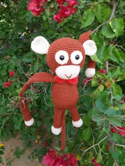 Macaquinho amigurumi - artesanato de Graça Carvalho Crochê