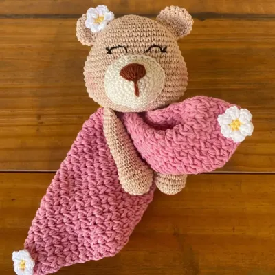 Naninha em amigurumi Ursinha - artesanato de Atelie Patty Buonacorsi