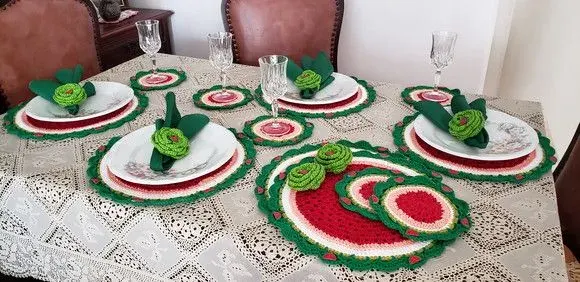 Kit Sousplat Melancia em Crochê 18 Peças - artesanato de Mari Crochê feito com carinho!