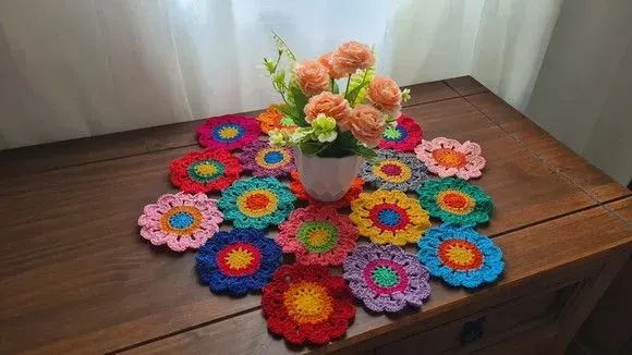 Toalhinha de Crochê Flores Japonesa (50 cm x 45 Cm) - artesanato de Mari Crochê feito com carinho!