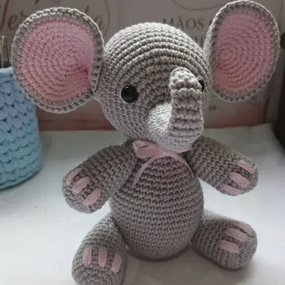 Elefantinha amigurumi - artesanato de Ternurinha Crochê