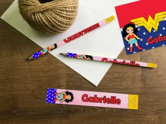 Lápis Mulher Maravilha Personalizado - artesanato de Mi Papelaria Criativa