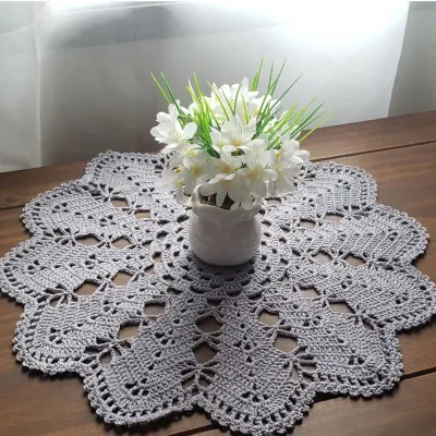 Centro de Mesa em Crochê Cinza - artesanato de Mari Crochê feito com carinho!