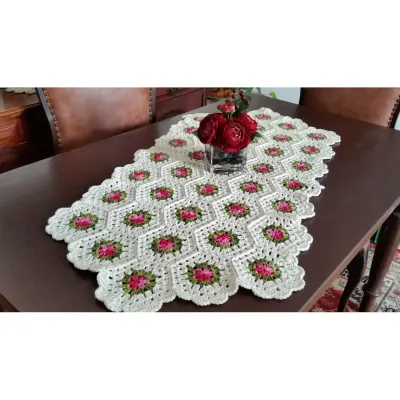 Caminho de Mesa Sextavado - artesanato de Mari Crochê feito com carinho!