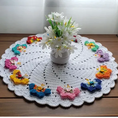 Centro de Mesa em Crochê Mini Borboletas (40 cm Diâmetro) - artesanato de Mari Crochê feito com carinho!