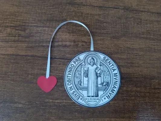 Marcador de Página 7 cm - Medalha de São Bento Dupla Face - artesanato de Emejhu Personalizados