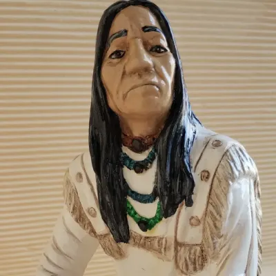 índio pajé sentado gesso 20 cm - artesanato de Ateliê Silmara Boni