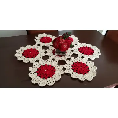 Centro de Mesa em Crochê (70 cm x 70 Cm) - artesanato de Mari Crochê feito com carinho!