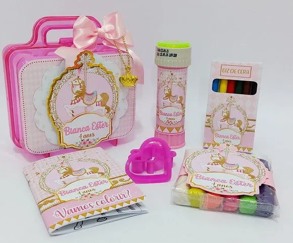 Maleta Realeza Personalizada - feito à mão por Mi Papelaria Criativa