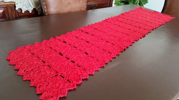 Caminho de Mesa em Crochê - Vermelho - foto 3