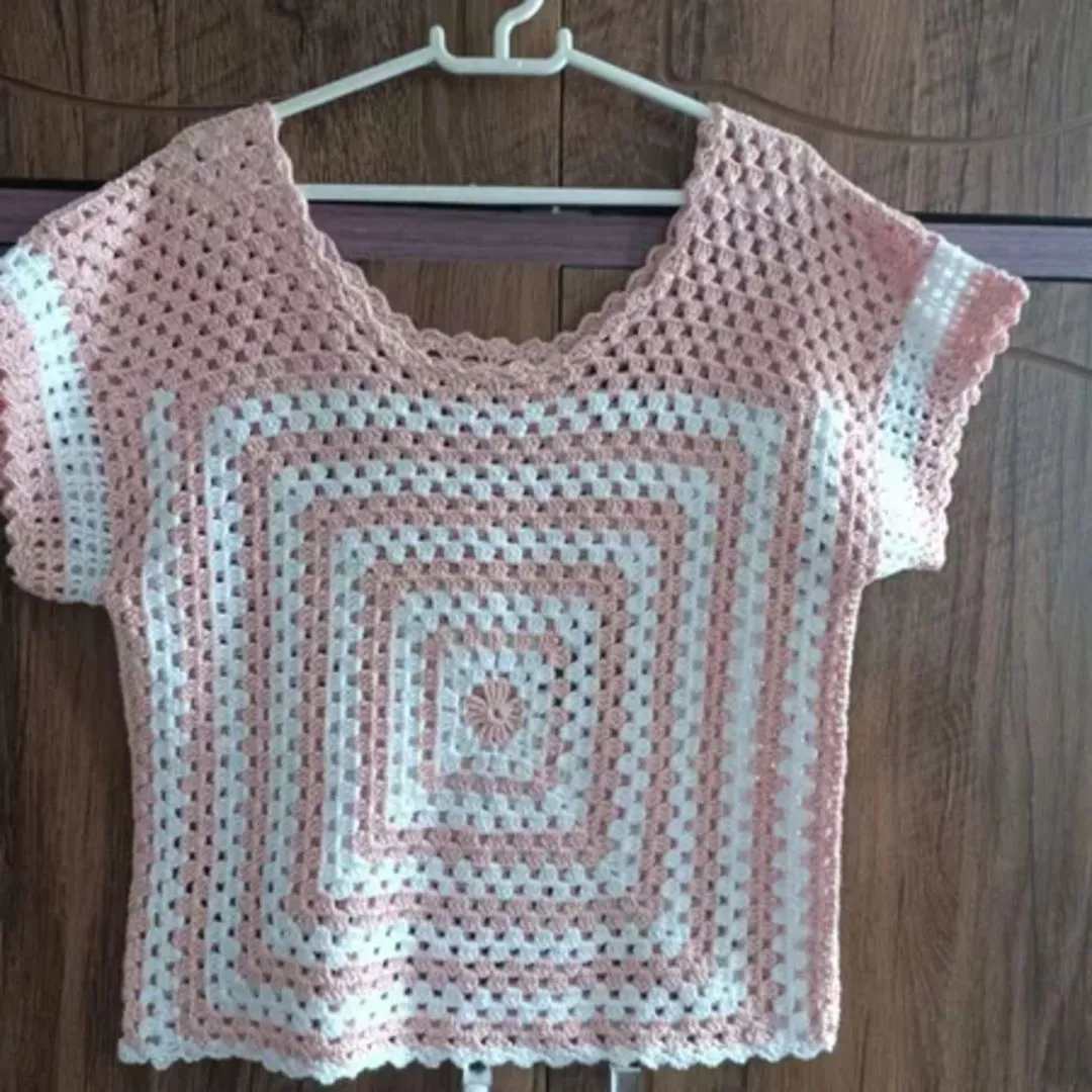 Blusa Gran Squares em Crochê - foto 2