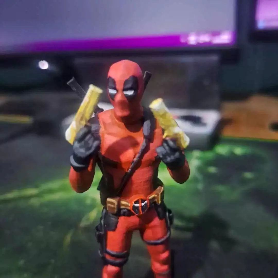 Action Figure Deadpool Armas Douradas 10cm - Boneco Colecionável Marvel Impressão 3D Pintado à Mão Setup Gamer PC - foto 8