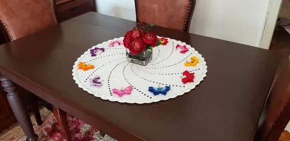 Centro de Mesa em Crochê Dança das Borboletas 60 cm - foto 5