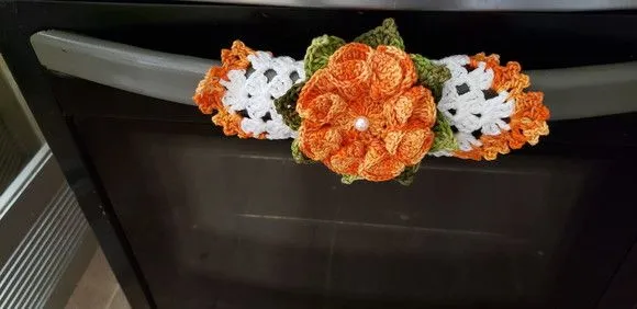 Pegador de Armário ou Fogão Crochê - Laranja Mesclado/branco - foto 2