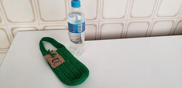 Capa para Garrafinha de Água Mineral 500ml Verde Folha - foto 2