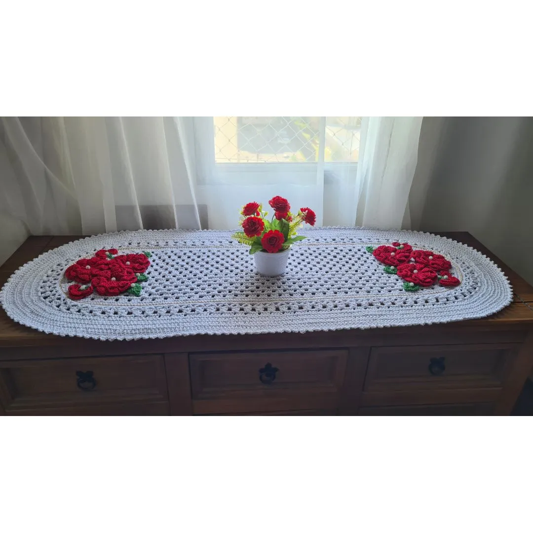 Trilho de Mesa em crochê Romântico Flores e Botões - artesanato de Mari Crochê feito com carinho!