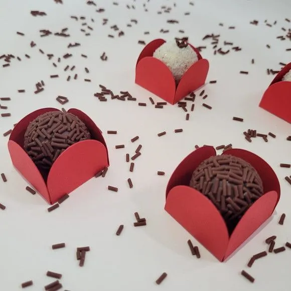 Forminha de Doce Cor Vermelha 50 Unidades - foto 3