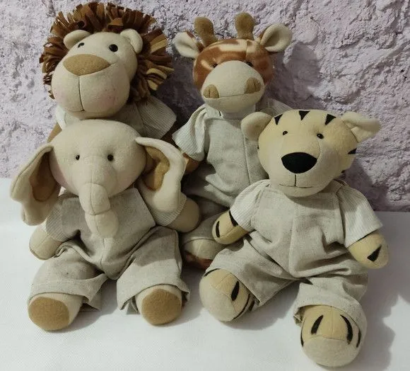 Bichos safari - feito à mão por Ateliê cantinho do bebê