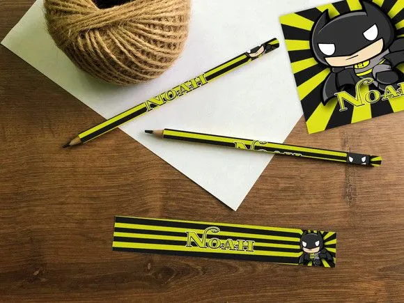 Lápis personalizado - feito à mão por Mi Papelaria Criativa