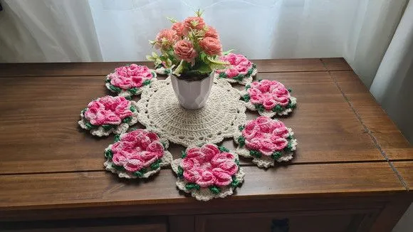 Mini Centro de Mesa em Crochê Flores Rosa Mescla