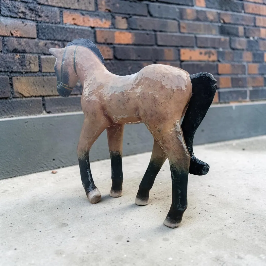 cavalo decorativo em papel machê - artesanato feito à mão por FRANTZ HANDMADE