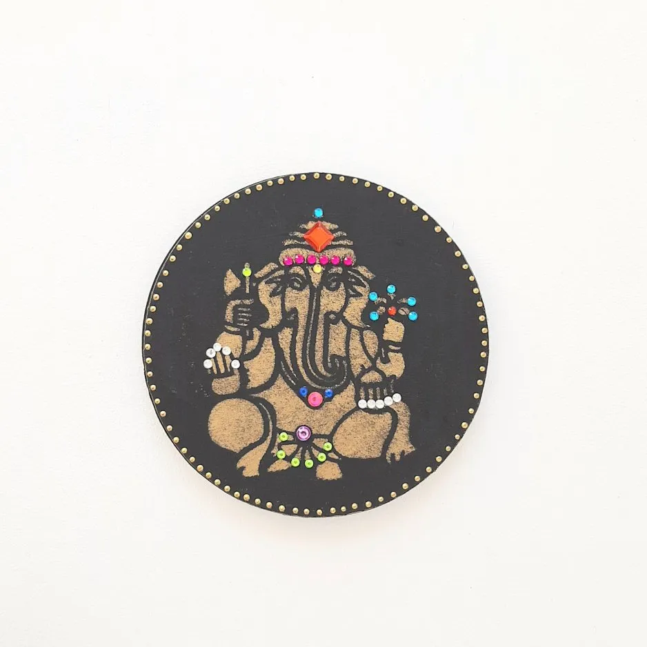 Mandala Indiana Preta - artesanato de Estudio Bananeira
