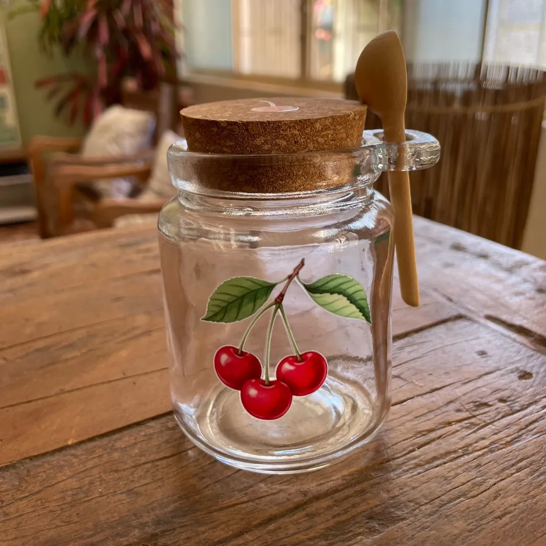 Potinho de vidro para tempero cerejinhas - artesanato feito à mão por Podentrar