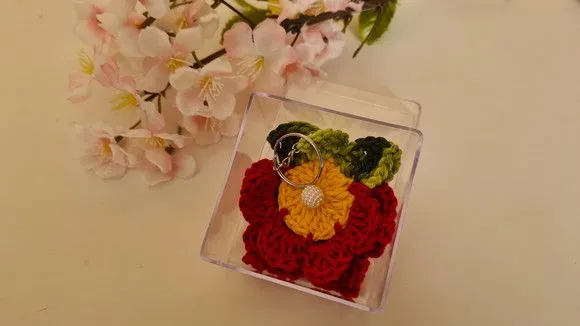 Chaveiro Florzinha em Crochê Vermelho (lembrancinha) - foto 2