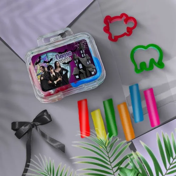Mini Maleta - Wandinha Personalizada - feito à mão por Mi Papelaria Criativa