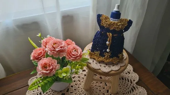 Capa Adoçante Vestidinho Cinderela Dourado com Azul Ravenna