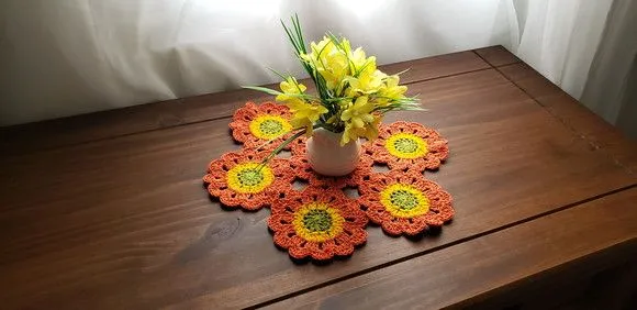 Toalhinha de Crochê Flor Japonesa (30 cm x 30 Cm) Telha - foto 3