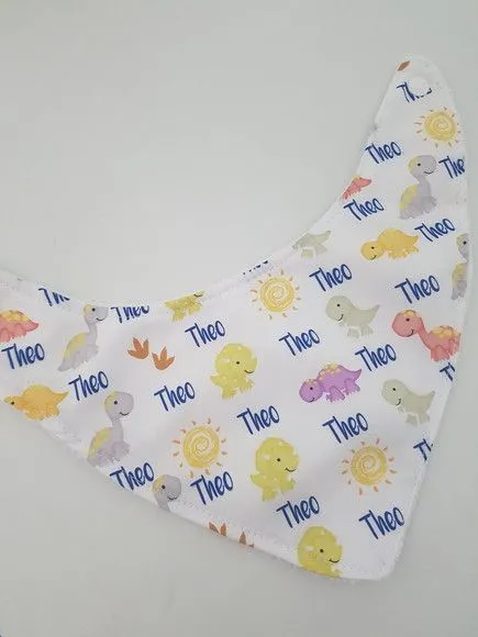 Babador Personalizado Dinossauro - artesanato feito à mão por Innovare Studio