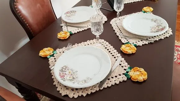 Jogo Americano Crochê Flores Mescladas Amarela 40 cm x 38 cm - foto 4