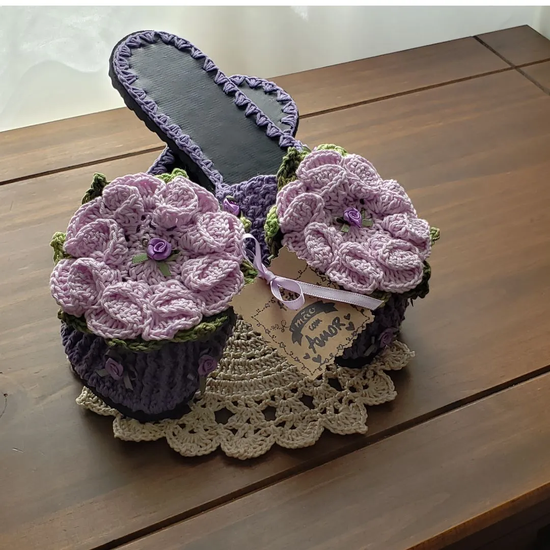 Chinelo de Quarto em Crochê Flor Camélia Lilás Número 36 - 37 - foto 2