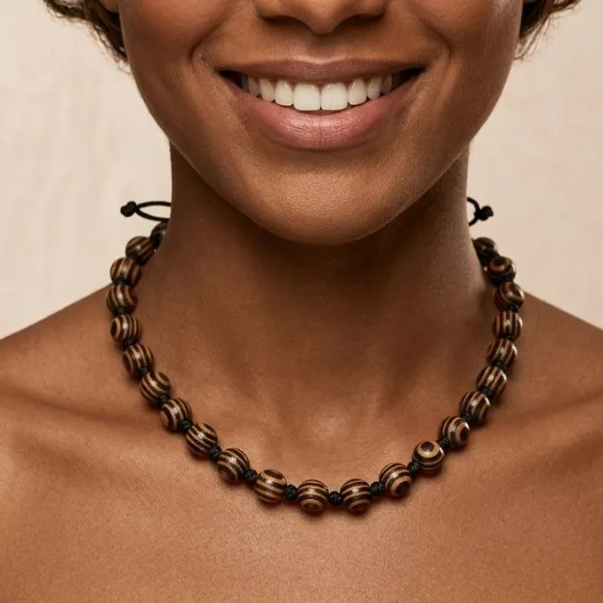 Choker em madeira nogueira