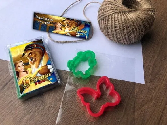 Massinha Modelar Bela e a Fera Personalizada - feito à mão por Mi Papelaria Criativa