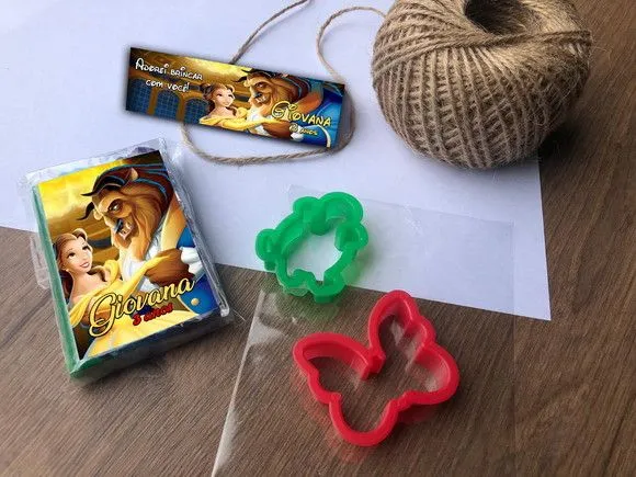 Massinha Modelar Bela e a Fera Personalizada - artesanato feito à mão por creativitybynina