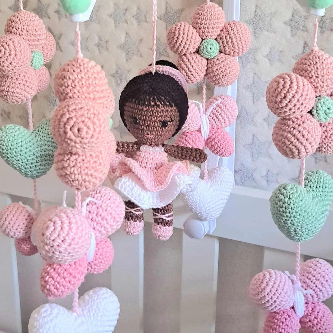 Móbile boneca amigurumi - foto 3