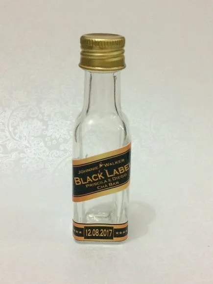 Garrafinha Black Label personalizada . - artesanato feito à mão por Mi Papelaria Criativa