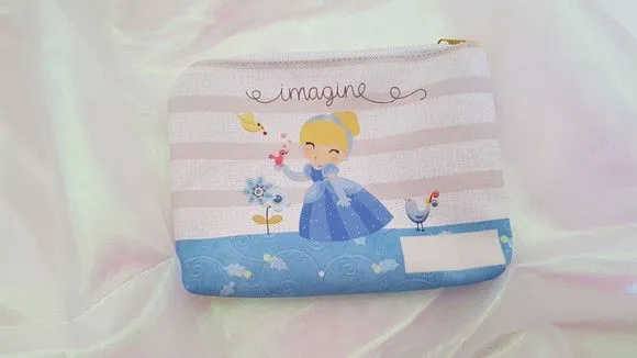 Necessaire personalizada Princesa - artesanato feito à mão por Innovare Studio