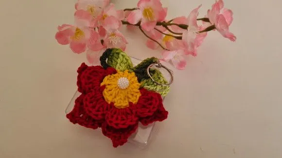 Chaveiro Florzinha em Crochê Vermelho (lembrancinha)