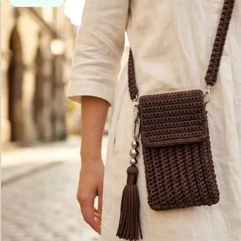 Bolsa porta celular fio nylon - artesanato feito à mão por @atelieartecoreamor