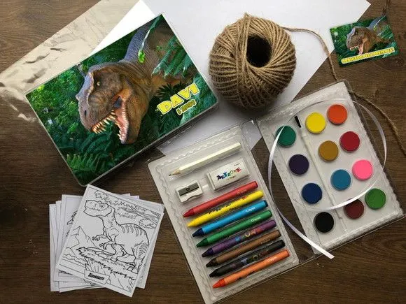 Estojo de Pintura Dinossauro Personalizado - artesanato feito à mão por Mi Papelaria Criativa